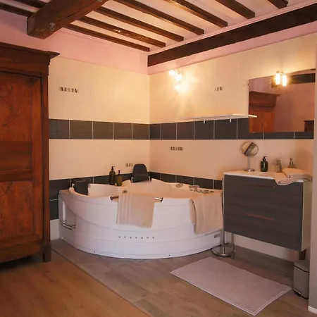 Le Moulin Des Chennevieres L Bed & Breakfast 3*